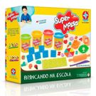 Massinha Estrela Brincando na Escola