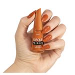 esmalte-cremoso-risque-friends-no-sofa-com-amigos-4