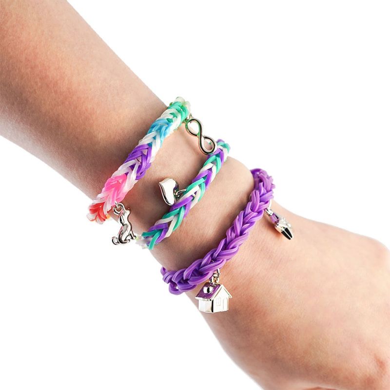 brinquedo-fabrica-de-pulseira-luluca-com-pingente-3