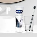 creme-dental-oral-b-3d-white-mineral-clean-com-carvao-70g-5