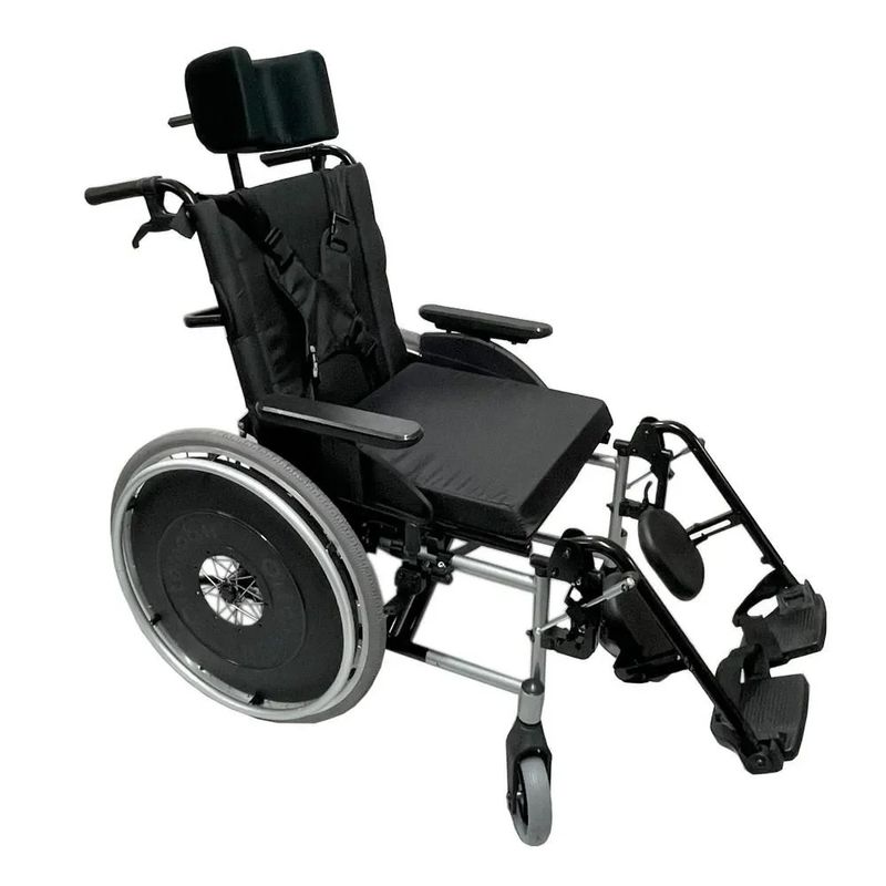 cadeira-de-rodas-ortomobil-ma3r-120kg-largura-44-preta-1