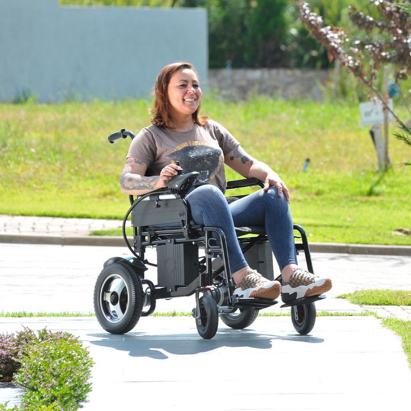 cadeira-de-rodas-motorizada-dobravel-dellamed-assento-de-48cm-ate-120kg-7