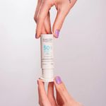 protetor-solar-facial-sunless-stick-com-base-clara-fps50-12g4