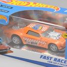 Brinquedo Carro Hot Wheels Fast Racer Fricção com Luzes e Som Sortidos 13cm
