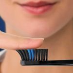 escova-dental-oral-b-indicator-black-sensitive-com-carvao-2-unidades5