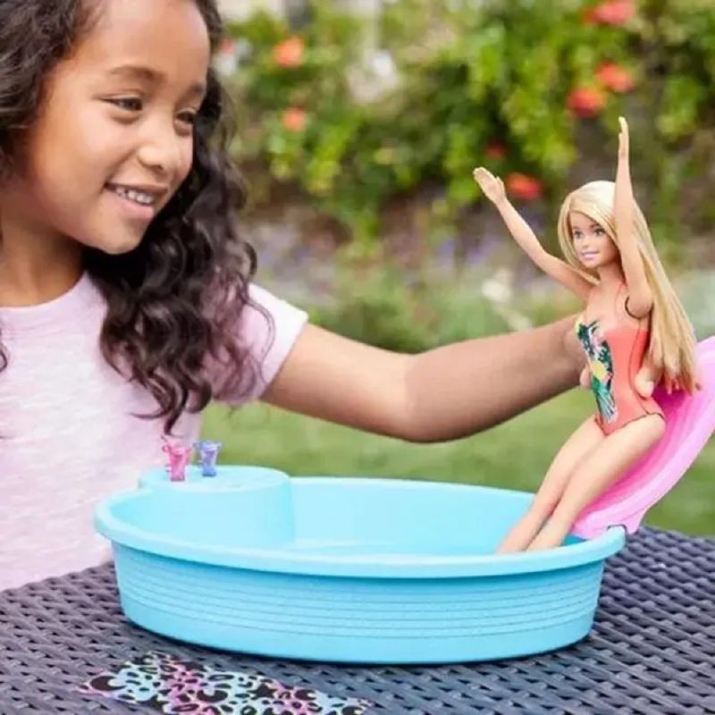 barbie-piscina-com-boneca-maio-rosa-mattel3