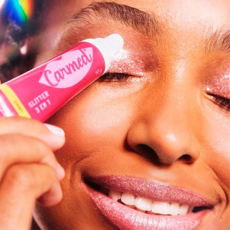 hidratante-labial-carmed-glitter-3-em-1-rosa-sabor-tutti-frutti-10g-2.jpg